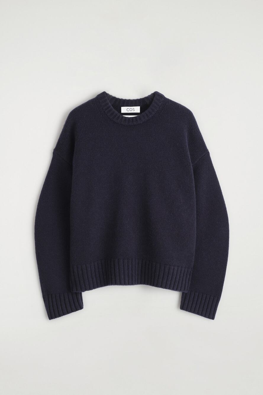 261-Cos Cashmere Crewneck Sweater size M / PTP 24”